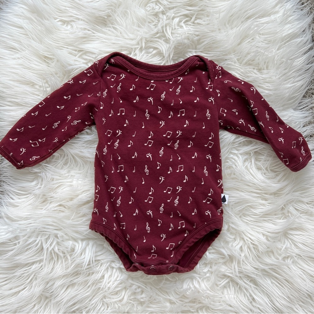 Le Lait | Maroon Music Notes Onesie